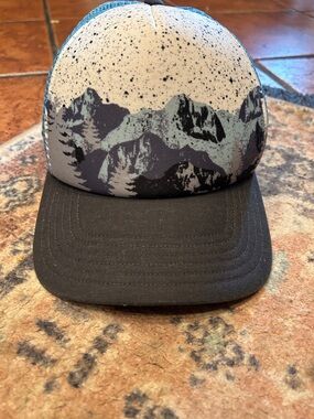 Keen Mountain Graphic Trucker Hat - Black & Light Blue